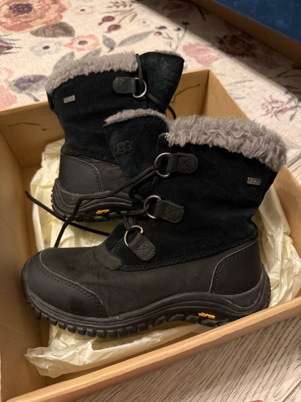 UGG Ostrander Winter Snow Boots – Women’s 7